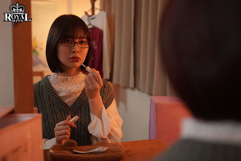 僕の姉は地味で控えめですが、眼鏡を外すと、絶世の美女で我慢できず迫ったら素股からの生挿入で初中出しをさせてくれました。 鳳みゆ